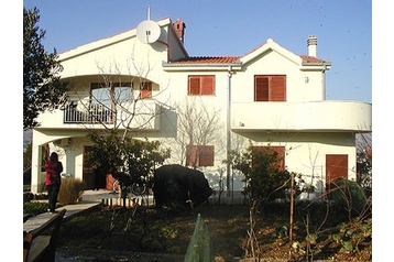 Croacia Privát Okrug Donji, Exterior